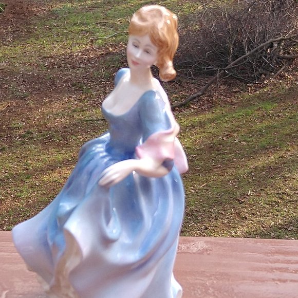 Blue Royal Dalton Lady In Blue Elizabeth - Picture 2 of 5